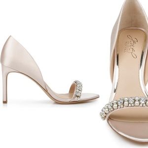 Badgley Mischka Jewel Collection (Dayana)~Size 11~Champagne Satin. New!!💜